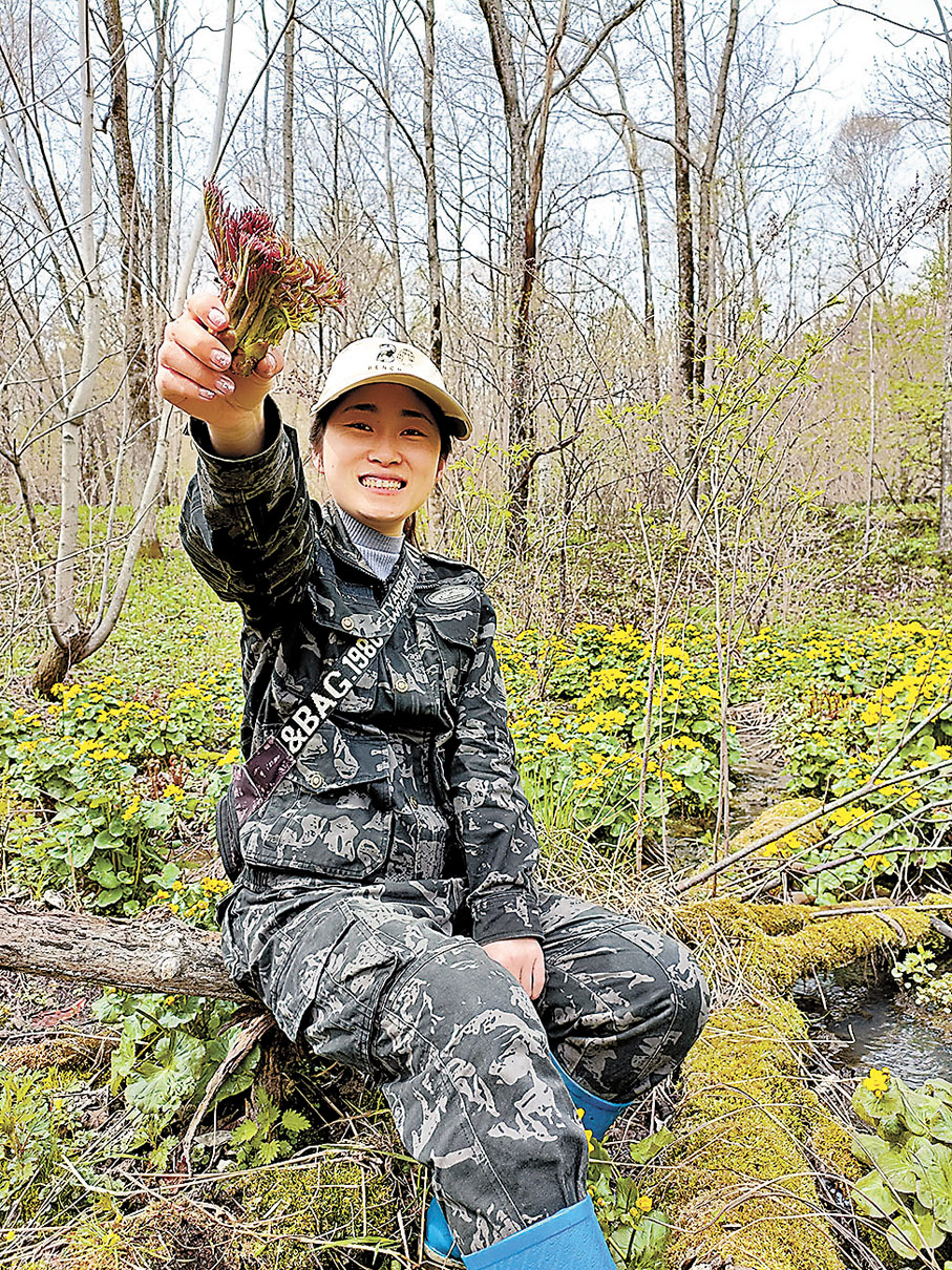 ◆「90後」姑娘刁潔返鄉創業，「跑山人」蛻變「網紅達人」。 香港文匯報記者于海江 攝