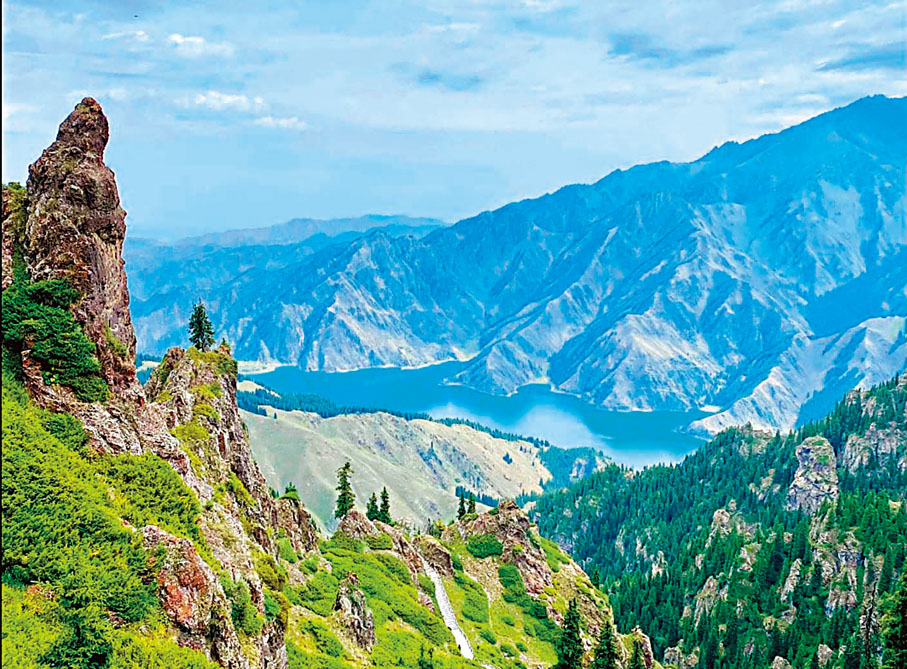 ◆在馬牙山俯瞰天山天池