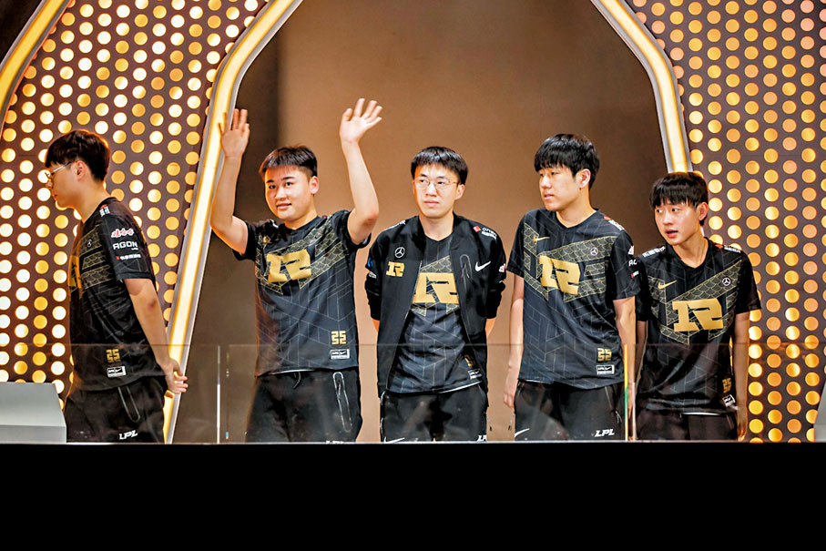 ◆ RNG戰隊成功過關。  RNG戰隊微博圖片