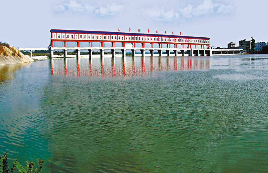 ◆四川通濟堰渠首樞紐攔河閘。 受訪者供圖