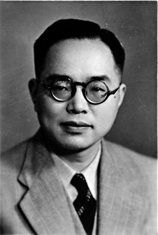 ◆1938年，徐鑄成在上海《文匯報》時期。