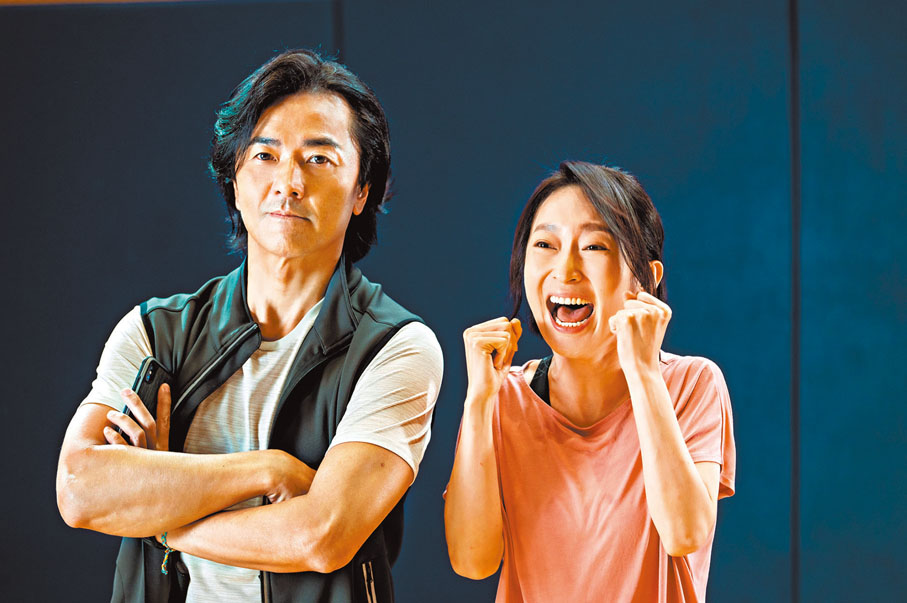 ◆ 周家怡在片中飾演社工，鄭伊健則做教練。