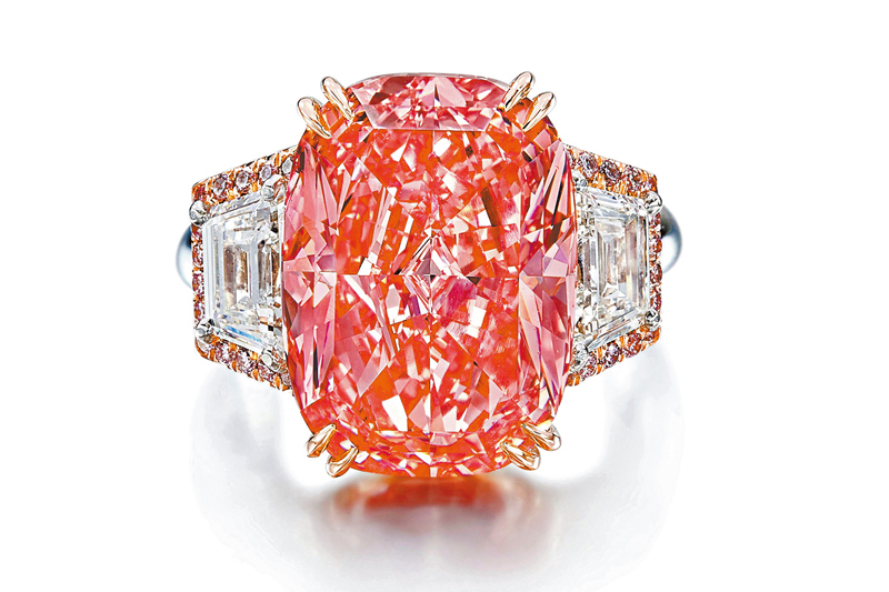 ◆粉紅鑽石據報由美國佛羅里達州的私人收藏家投得。 美聯社