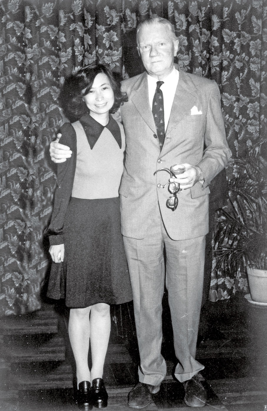 ■楊紫芝與恩師A.J.S McFadzean合影