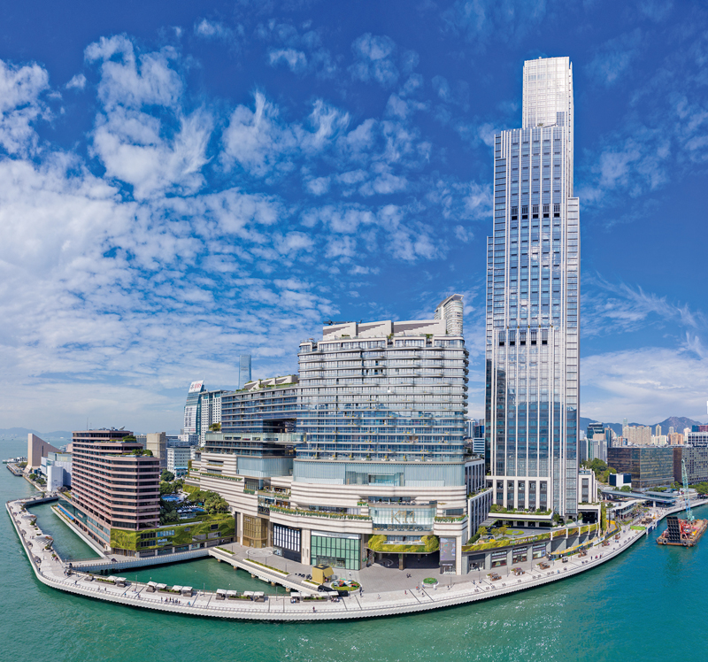 ■鄭志剛創立K11品牌，開創「藝、文、商、社共融」的獨特生態圈，在商業活動中積極孵化創意，培育當代藝術家、設計師和建築師，推廣文化藝術生活化。2019年他在香港建成國際新地標「Victoria Dockside（維港文化匯）」。