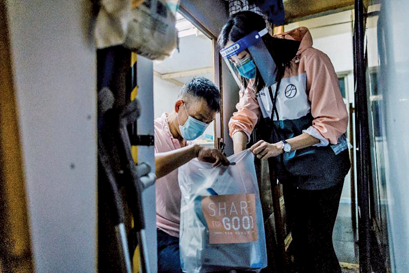 ■在香港第五波疫情之初，鄭志剛成立全港首個大型捐贈配對網上平台「Share for Good 愛互送」，以數碼科技創建捐助配對平台，並夥拍社企及物流公司，將各方捐贈的物資精準派送，及時為困境中的市民提供支援。