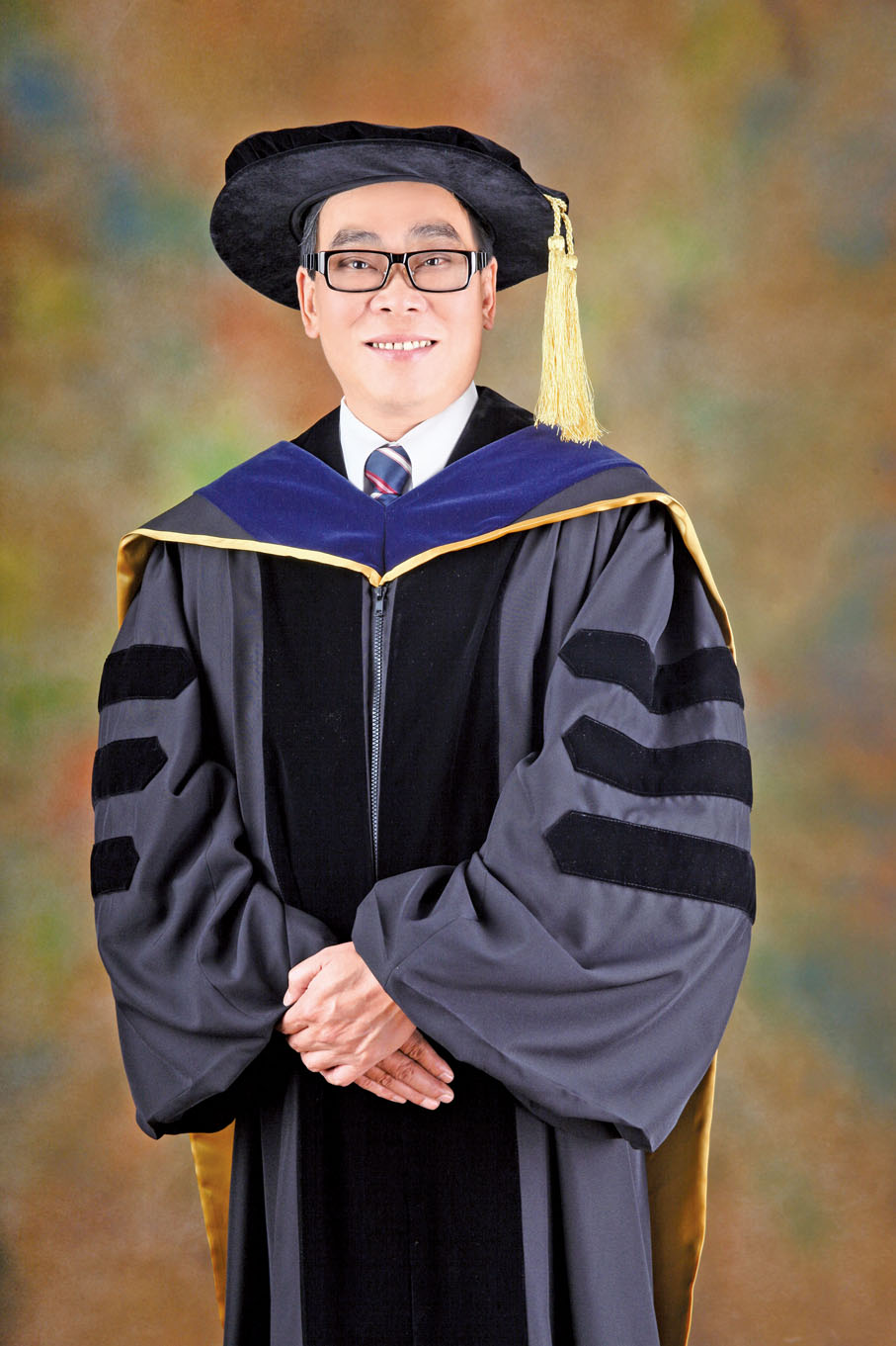 ■黃漢強博士於2011年考獲美國檀香山大學博士名銜。