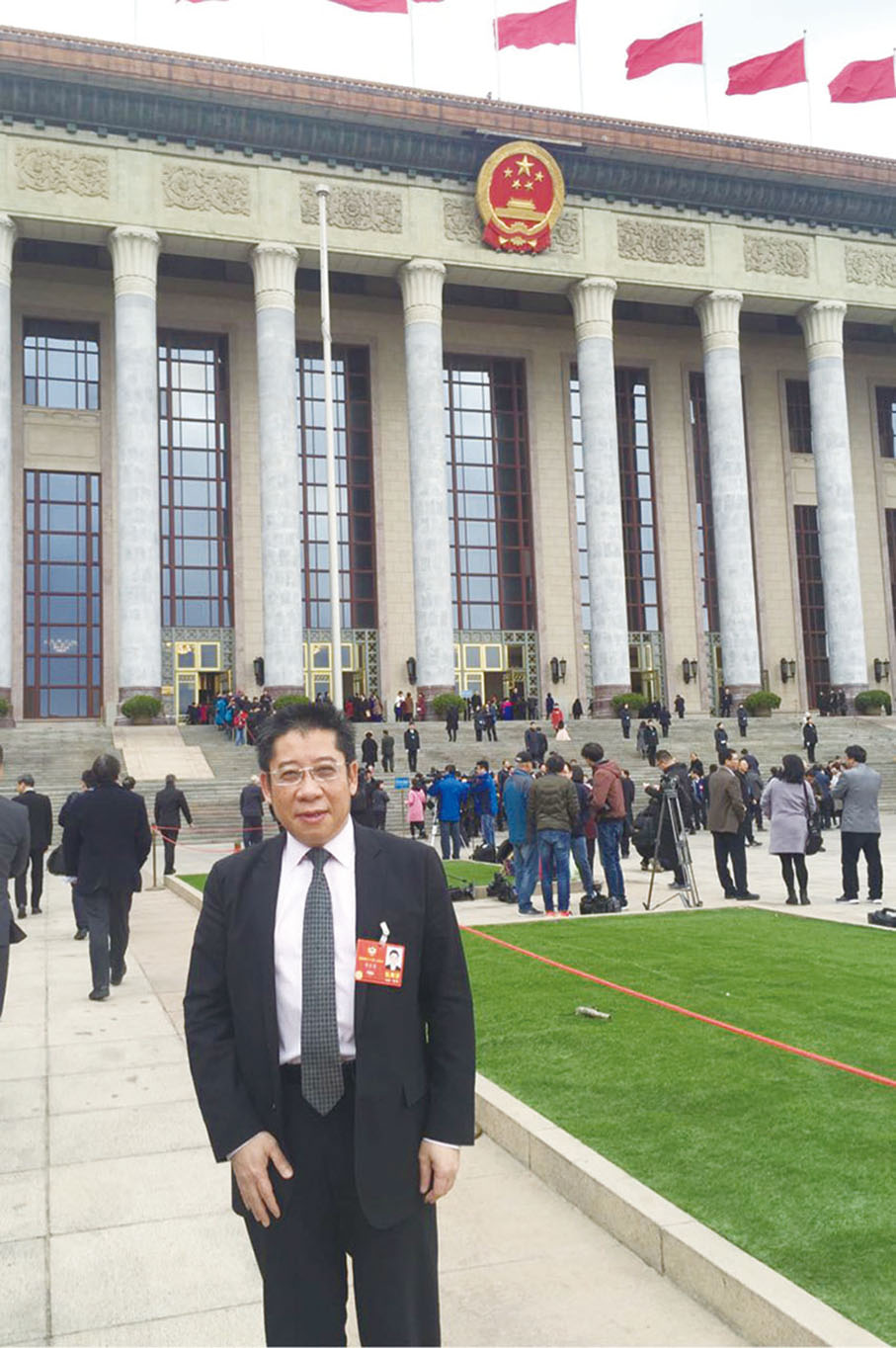 ■蘇長榮博士出席全國政協第十三屆第一次會議。