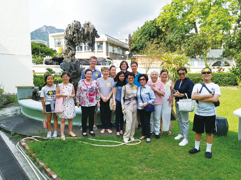 ■顧如玉博士探訪外籍人士長者安老院。