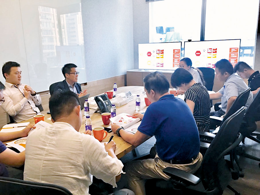 ◆張俊賢和他的團隊在工作。 受訪者供圖