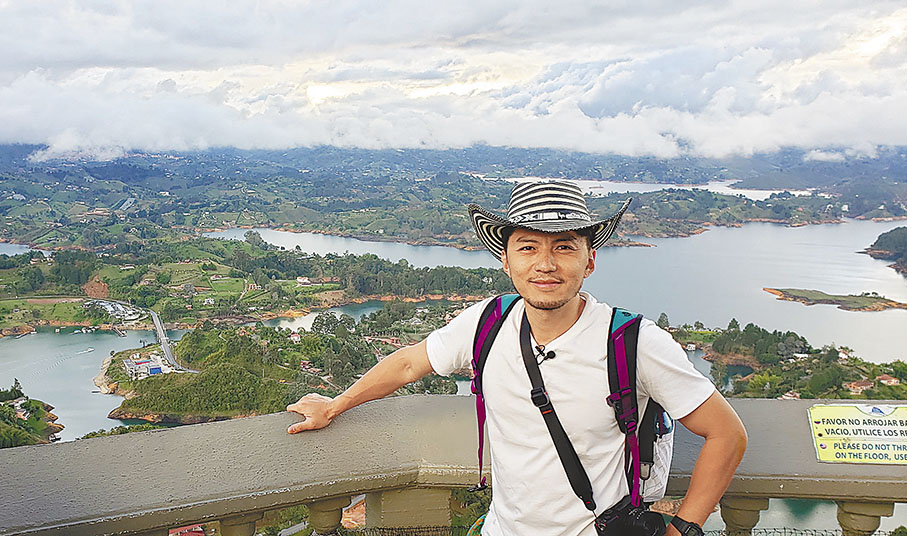 ◆Ben在哥倫比亞拍攝節目時留影。