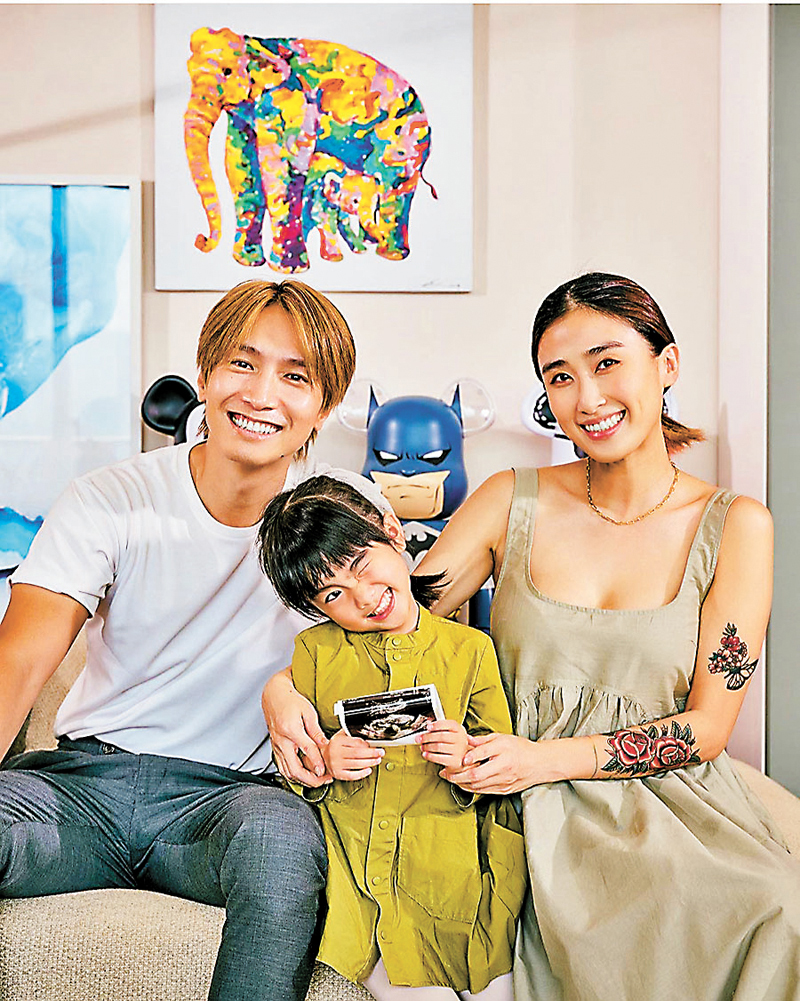 ◆陳柏宇全家拿超聲波照報喜。