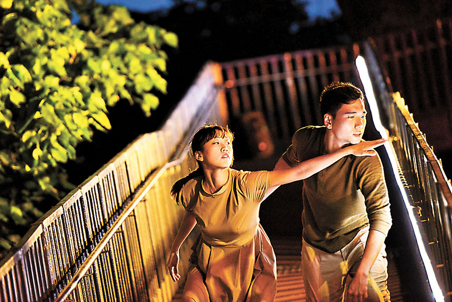 ◆舞者在薄鳧林牧場中起舞。攝影：Yvonne Chan