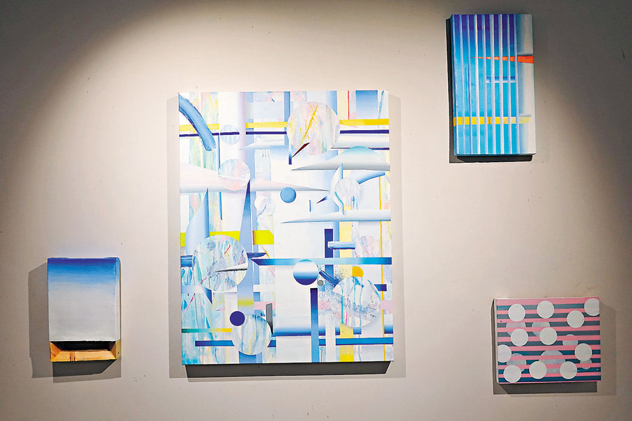 ◆陳元隆《世界盡頭》（大）及《無題》（其餘3幅）