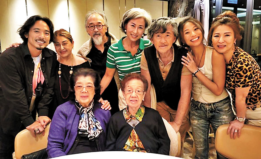 ◆林子祥近日與親友開心慶生。