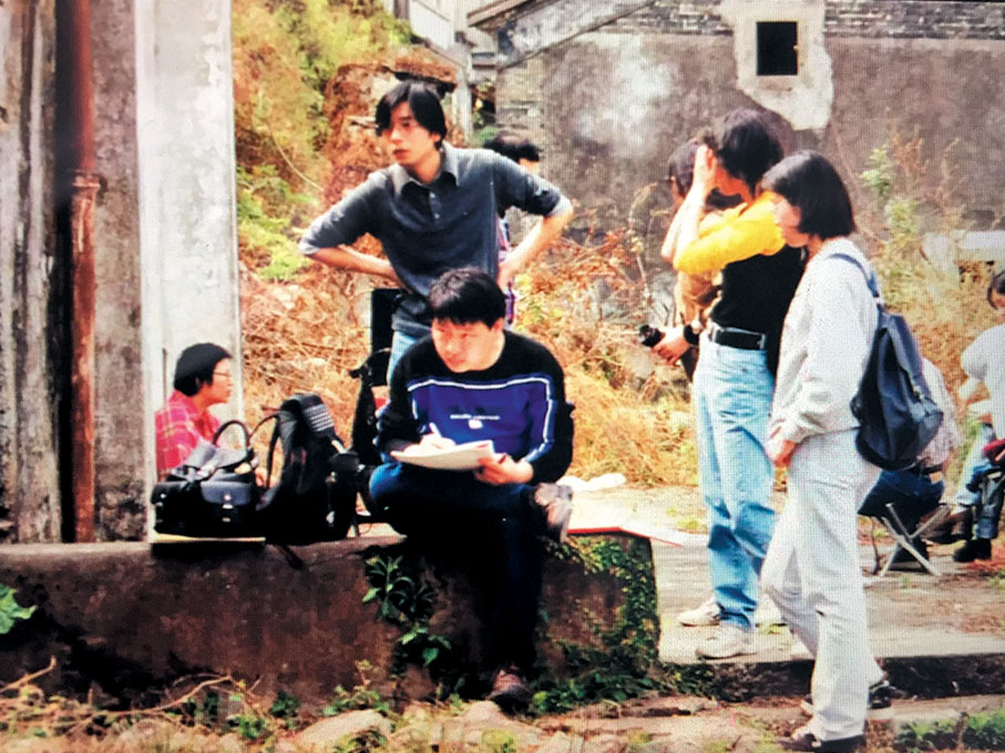 ◆鍾建新年輕時愛寫生。