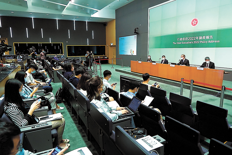 ◆盧寵茂昨日在記者會上表示，將成立的基層醫療健康管理局，以及配套的策略採購統籌處和醫療設施規劃和發展督導委員會等，會致力建成預防為主的基層醫療系統。 香港文匯報記者曾興偉  攝