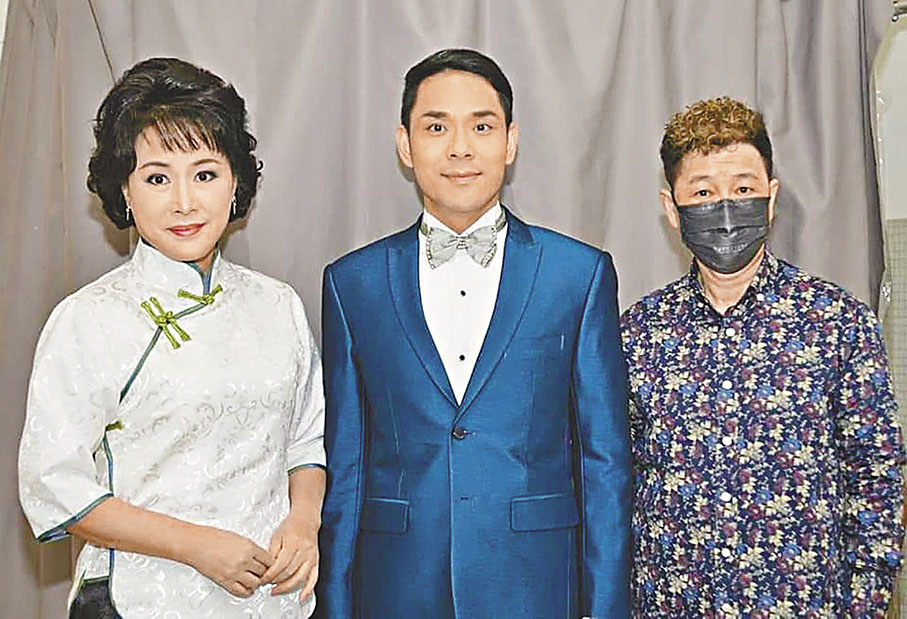 ◆班主葉昭嫦和梁兆明、麥文潔伉儷。