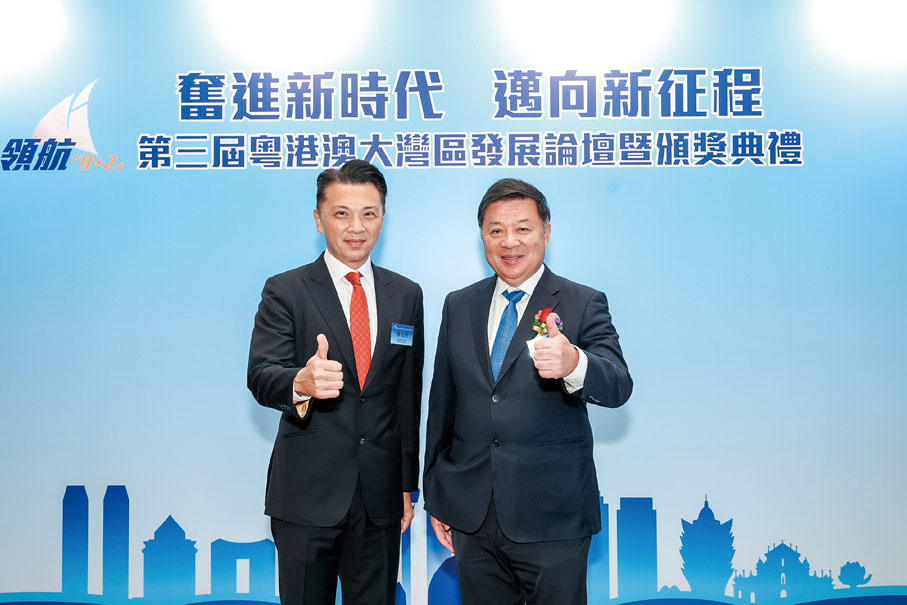 ◆左起：香港立法會議員陳祖恒，全國人大代表、聯泰集團有限公司主席兼行政總裁陳亨利。