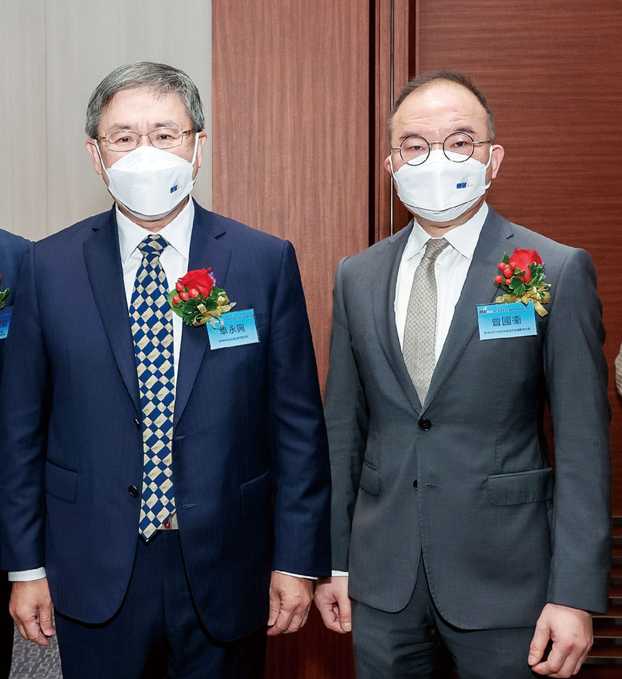 ◆左起：香港特別行政區政務司副司長卓永興，香港特別行政區政制及內地事務局局長曾國衞。
