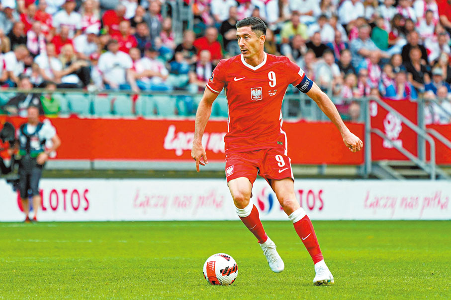 ◆利雲度夫斯基轉會巴塞後，依然保持其多產前鋒的殺手本色。  法新社