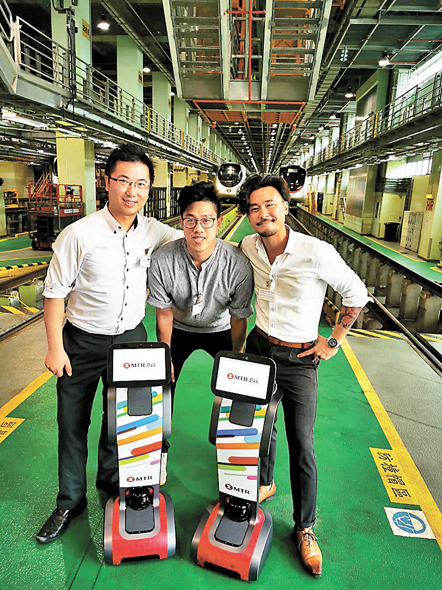 ◆在林朗熙(左圖、下圖左)的領導下，東興自助化由純分銷代理的模式，逐步發展至自家研發專利產品，收入來源增加。