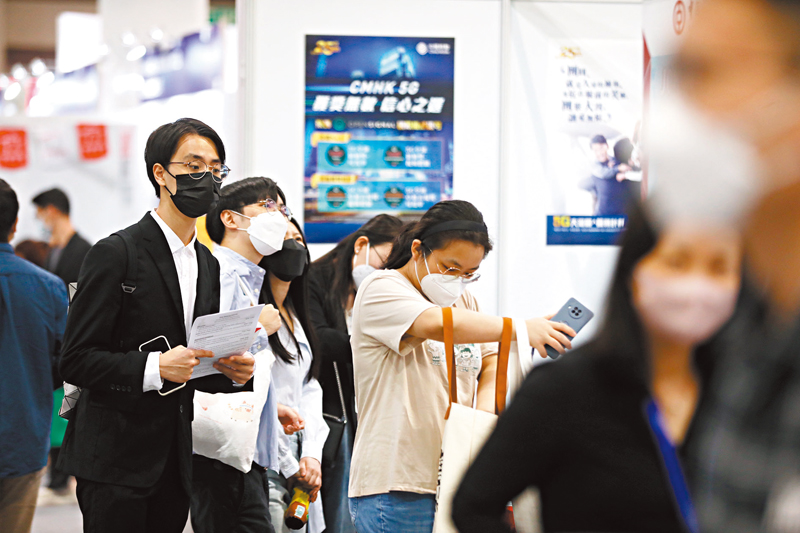 ◆第三屆「創新香港—國際人才嘉年華」首日約有2,500人次應聘者入場，網上報名者超過5,000人。 香港文匯報記者萬霜靈  攝
