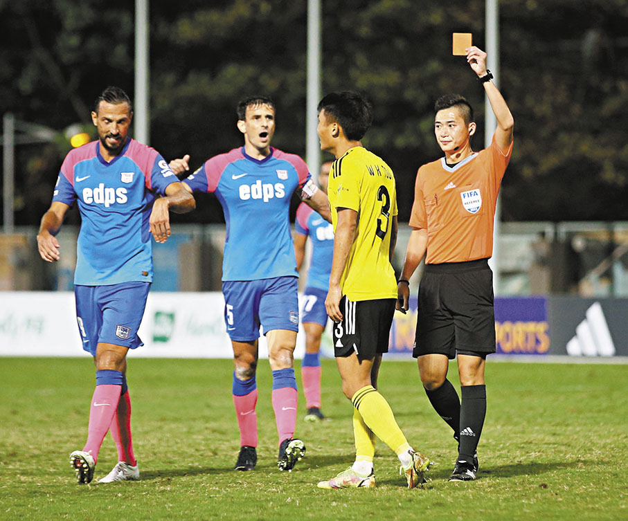 ◆徐宏傑（黃衫）下半場領紅，差點誤了大事。