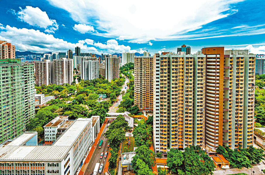 ◆香港未來十年熟地供應量將達3,280公頃，當中已預留作房屋用途的用地預計可提供約49.3萬個房屋單位。 發展局網誌圖片