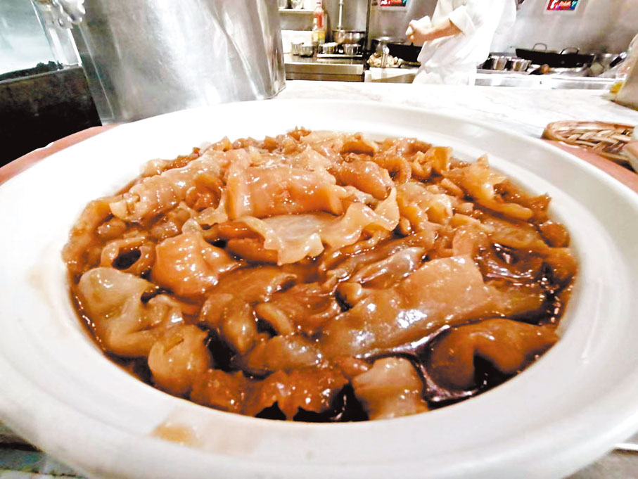 ◆鮑魚花膠任食。