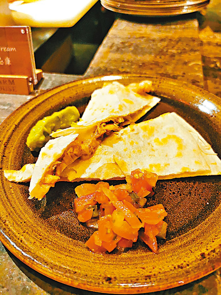 大廚即席烹製烤餅