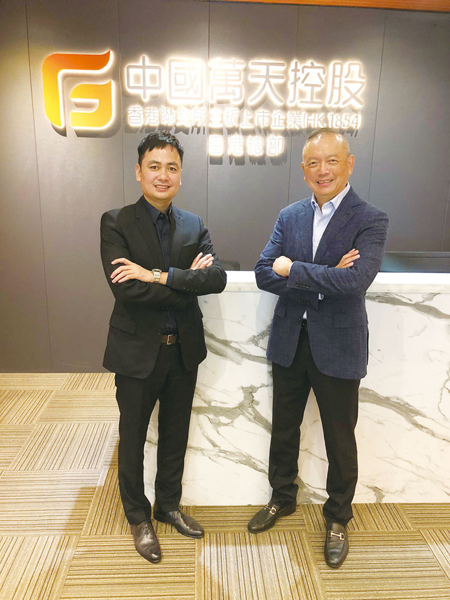 ◆ 許國偉（右）及鍾學勇（左）。