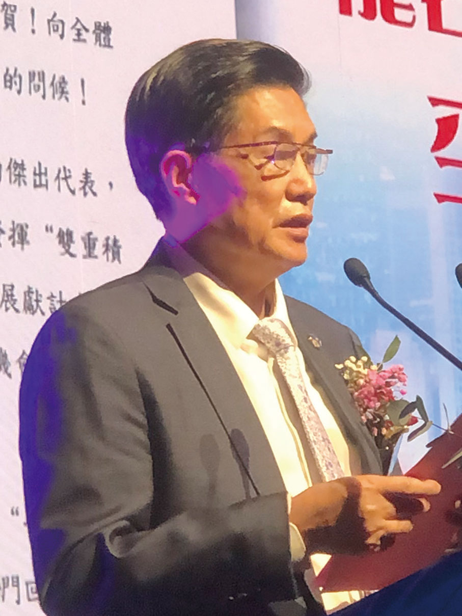 ◆江金孚宣讀龍岩市政協主席李桂義的致辭