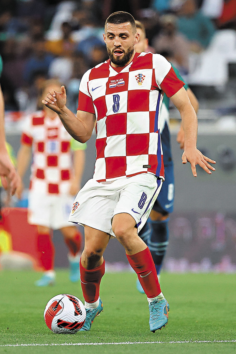 ◆高華錫雖然今季在車路士未能穩佔正選，但其出色的傳送和攔截能力，對於「格仔軍」的攻防轉換依然發揮重要的作用。  法新社