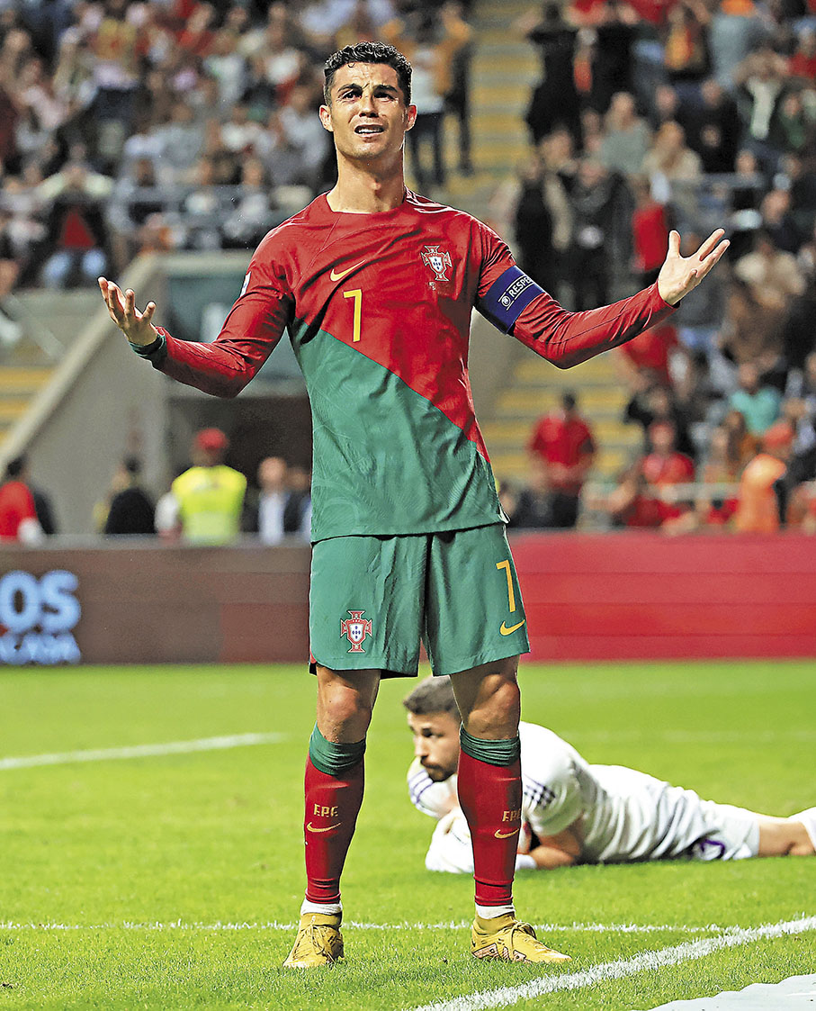 ◆C朗拿度今季表現明顯走下坡，不可能再以一己之力帶領球隊前進，若要成功必須得到一眾隊友的支援。  美聯社