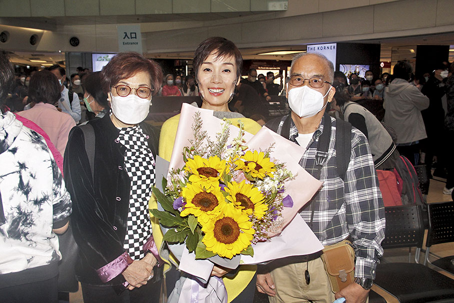 ◆ 江美儀獲父母現身支持。