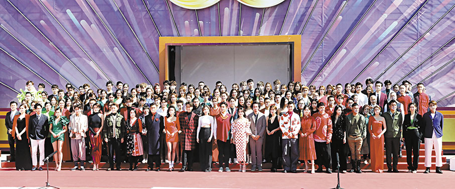 ◆超過160位TVB藝員登場推介明年的精彩節目。