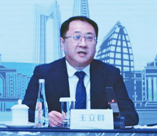 ◆ 王立群致辭。