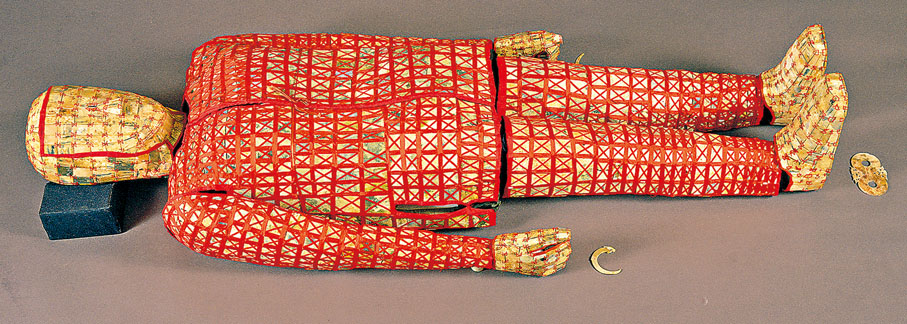 ◆南越王墓出土的絲縷玉衣。