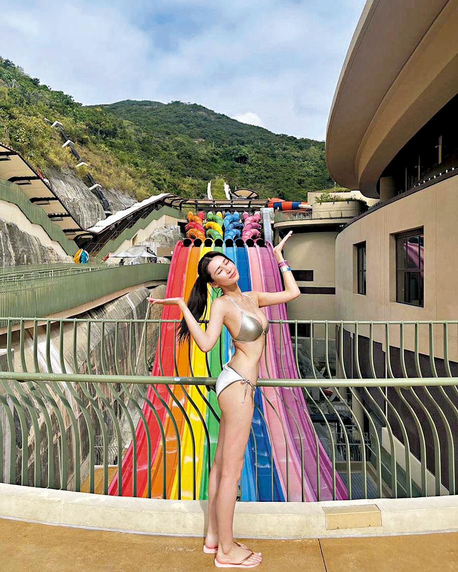 ◆ 施匡翹罕有性感晒身材。