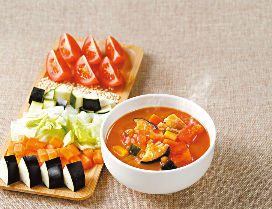 ◆六種野菜鹽麴番茄濃湯。