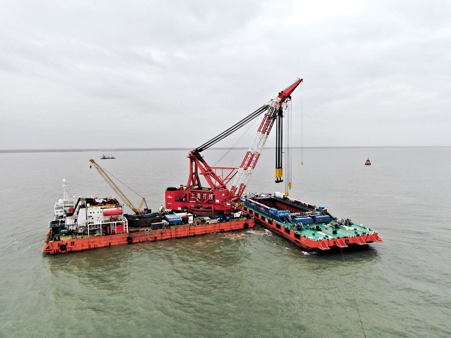 ◆「長江口二號」古船打撈現場。     國家文物局供圖