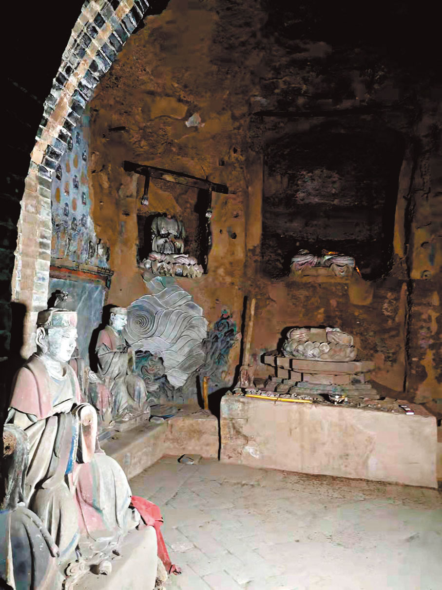 ◆窟內的塑像幾乎沒有完整的。