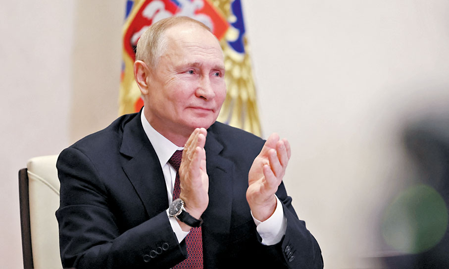 ◆ 普京主持下水和升旗儀式。 路透社