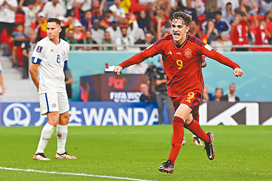 ◆加維(右)首征世盃即斬獲一個入球。  法新社