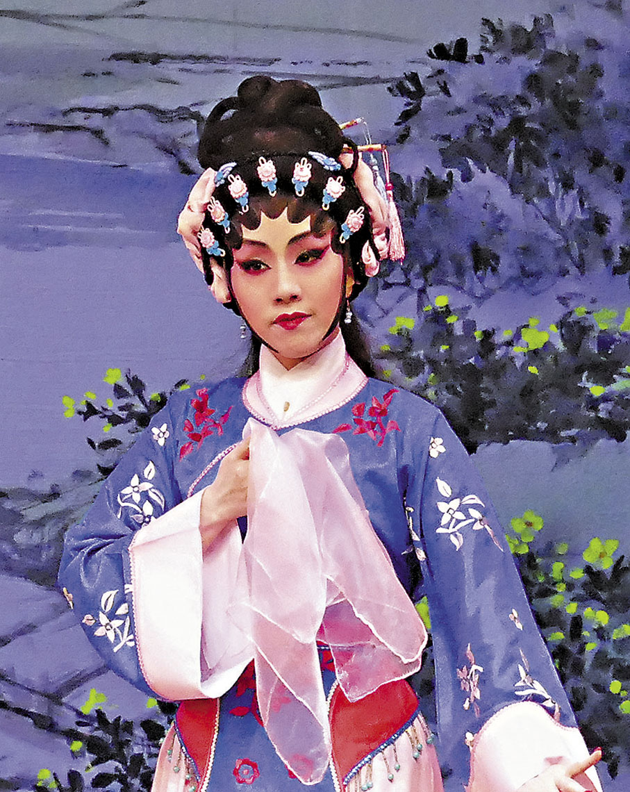 ◆謝曉瑩醉心粵劇的編和演。