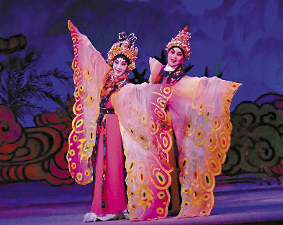 ◆文華瓊花女分飾梁山伯與祝英台。