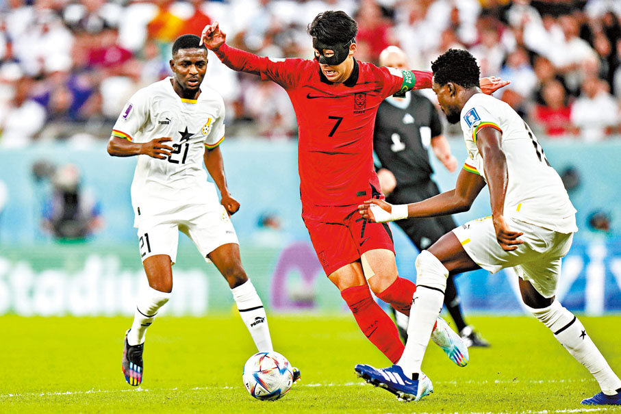 ◆孫興民（紅衫）全場表現不見突出。 美聯社