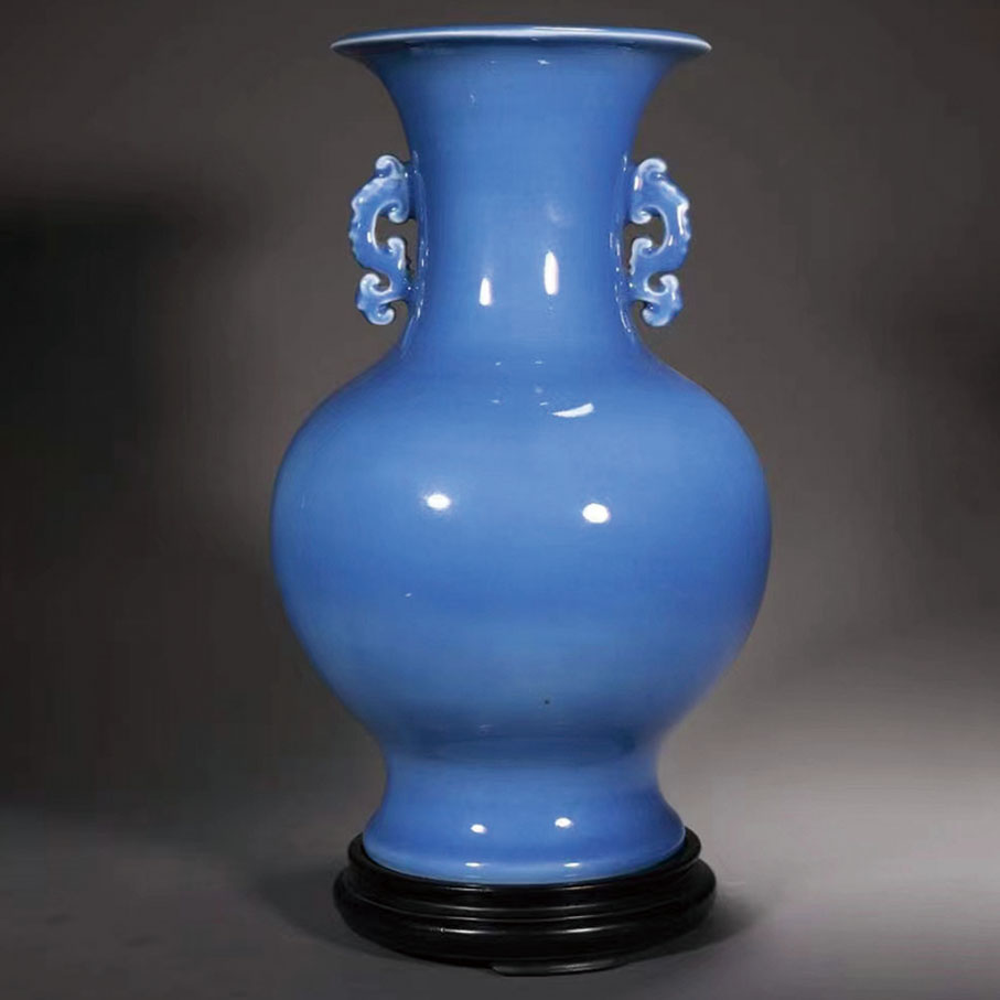 ◆ 晚清 天藍釉雙耳撇口瓶