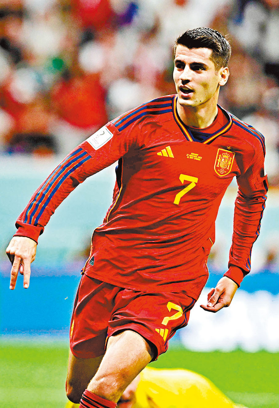 艾華路莫拉達 西班牙前鋒 年齡：30歲 効力球會：馬德里體育會（西甲） 國家隊上陣次數（入球）：59（29）